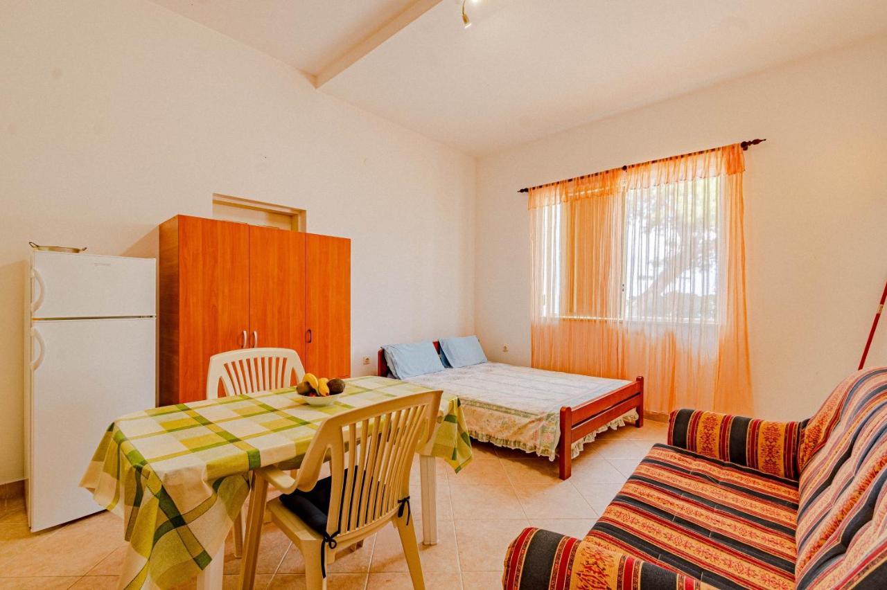 Apartments By The Sea Prigradica, Korcula - 14341 Blato  Bagian luar foto