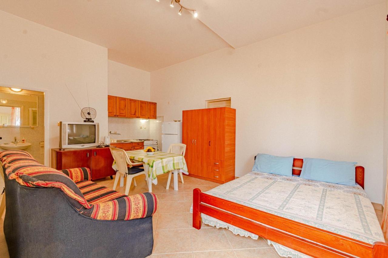 Apartments By The Sea Prigradica, Korcula - 14341 Blato  Bagian luar foto
